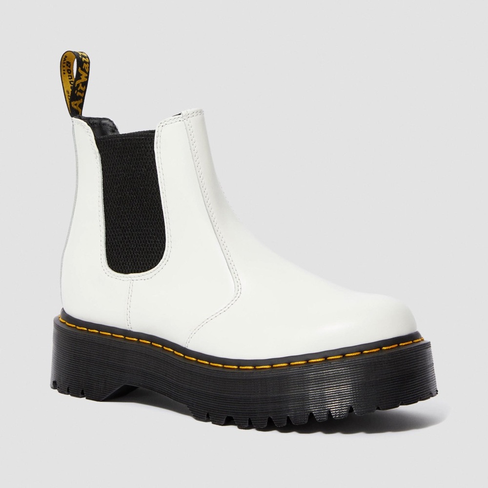 WORN ONCE Dr. Marten 2976 Smooth Leather Platform Chelsea Boots